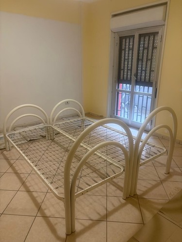 Struttura letto metallo bianco